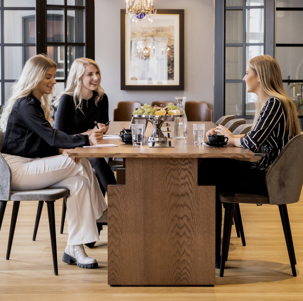 class="img-responsive